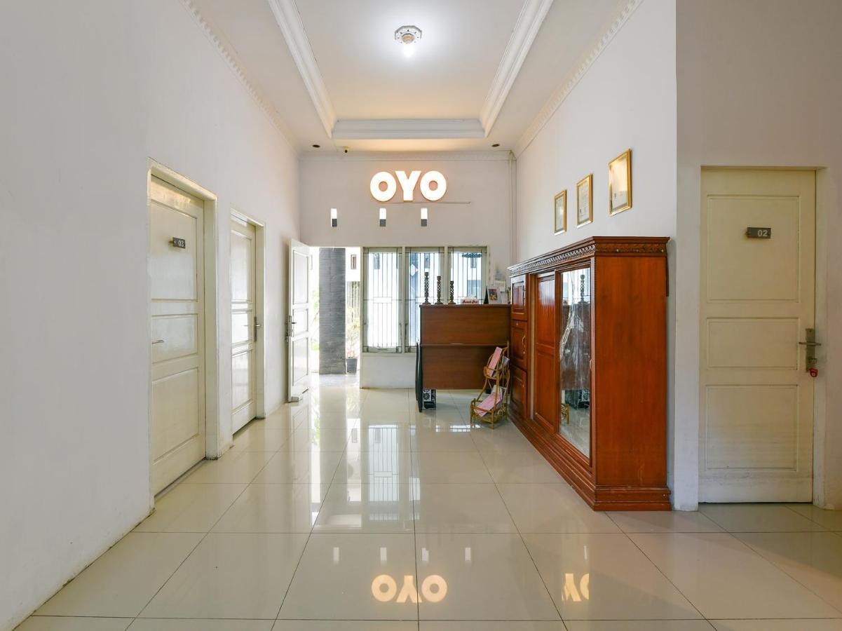 Oyo 1074 Homestay Rumah Puti Painan Екстер'єр фото